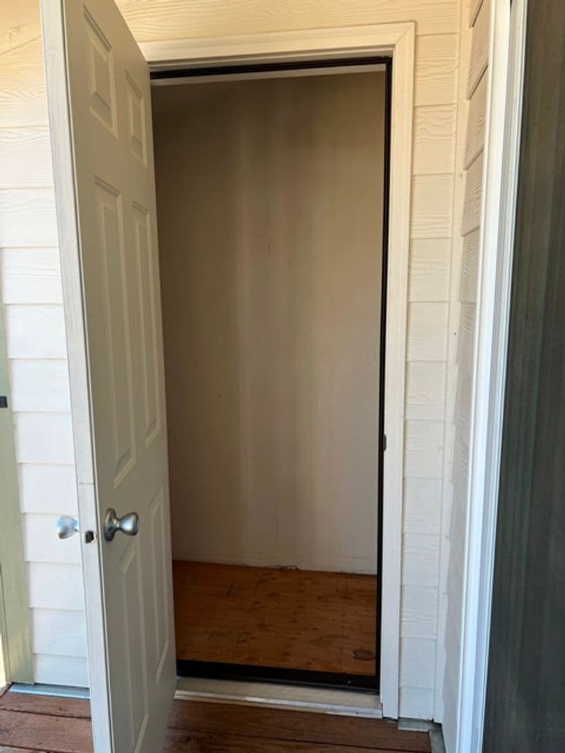 Stayton Apartment: 1125 Wyatt Ave