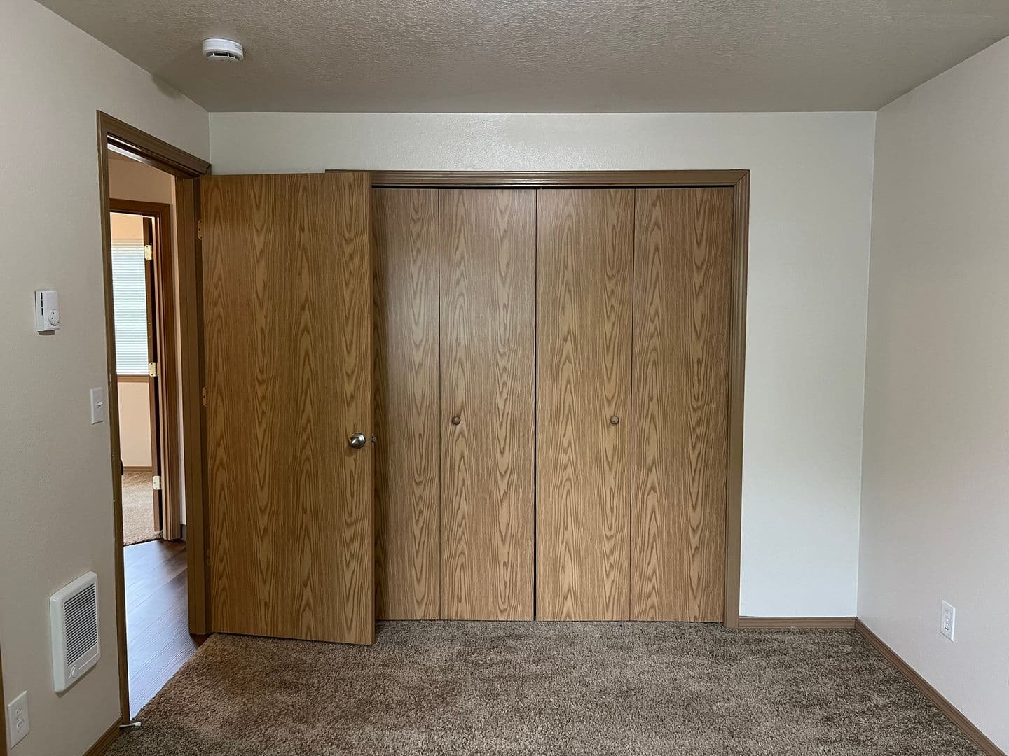 Salem Apartment: 620-636 Browning Ave S