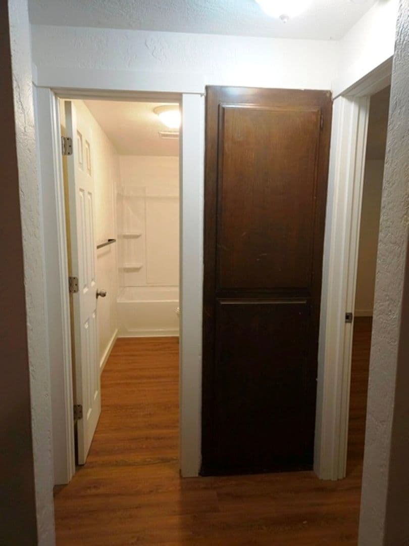 Salem Apartment: 263/267 20th St SE