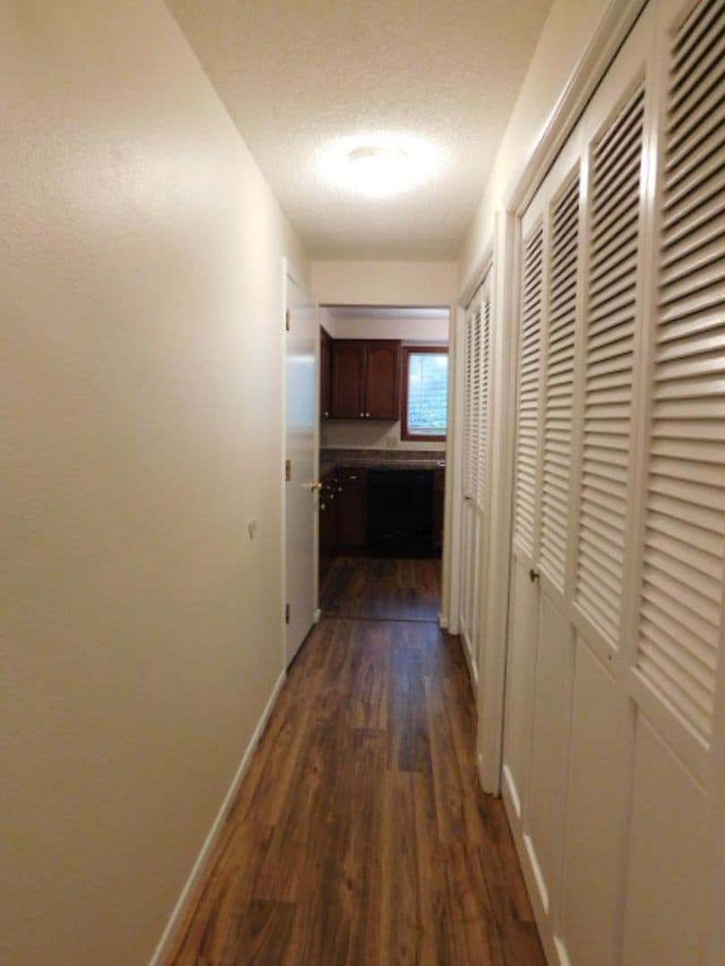 Salem House: 5127 Sprice Ct SE