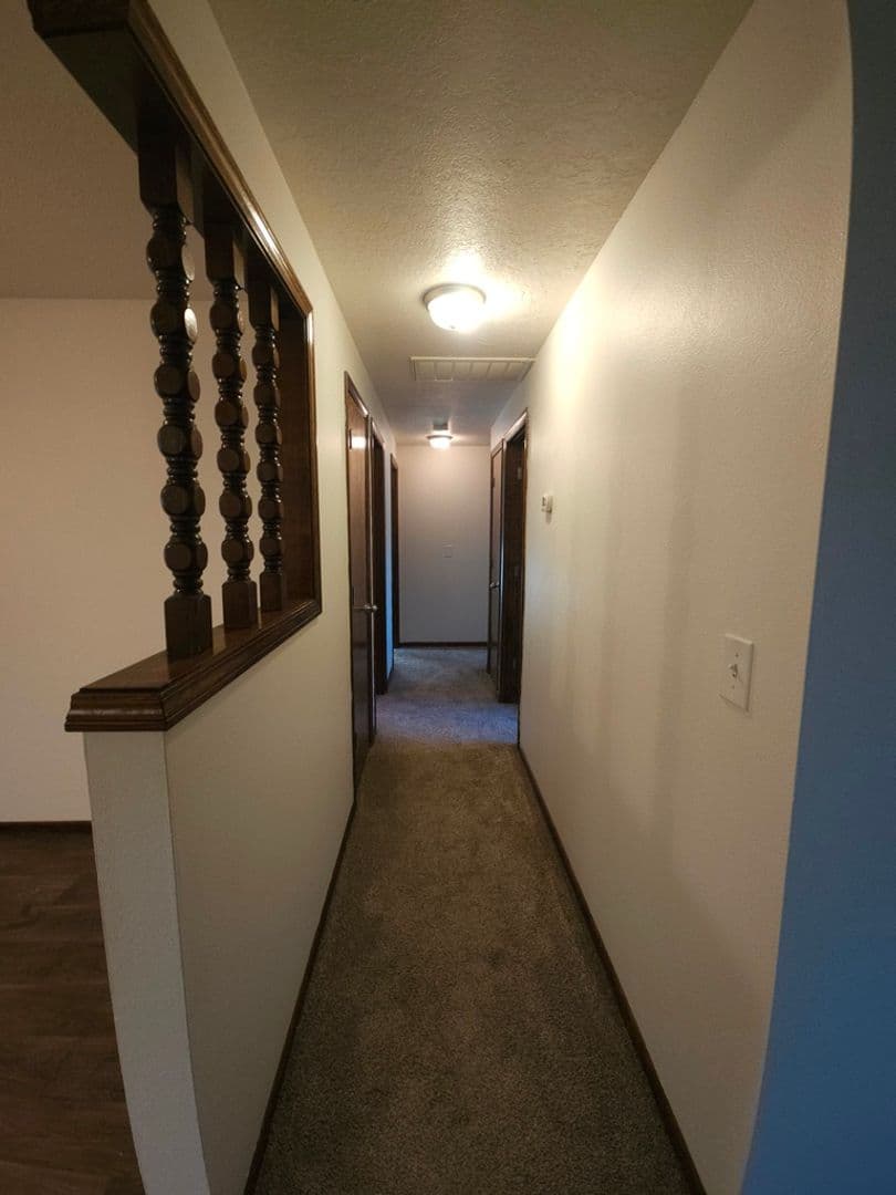 Salem House: 489 Wormwood St SE