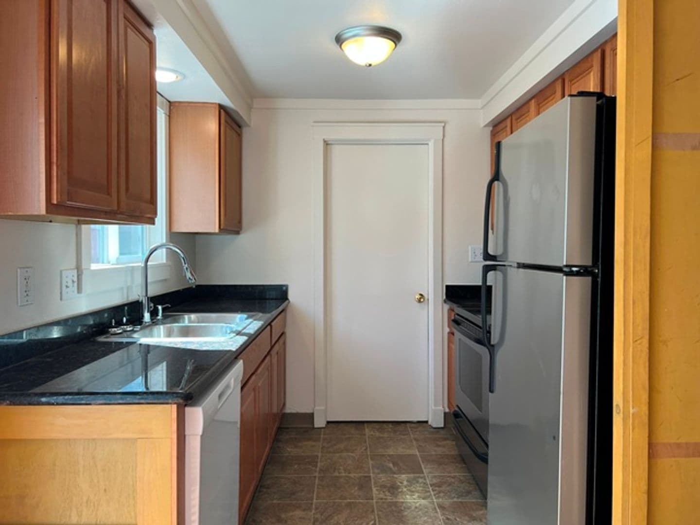 Stayton House: 1288 E Santiam St