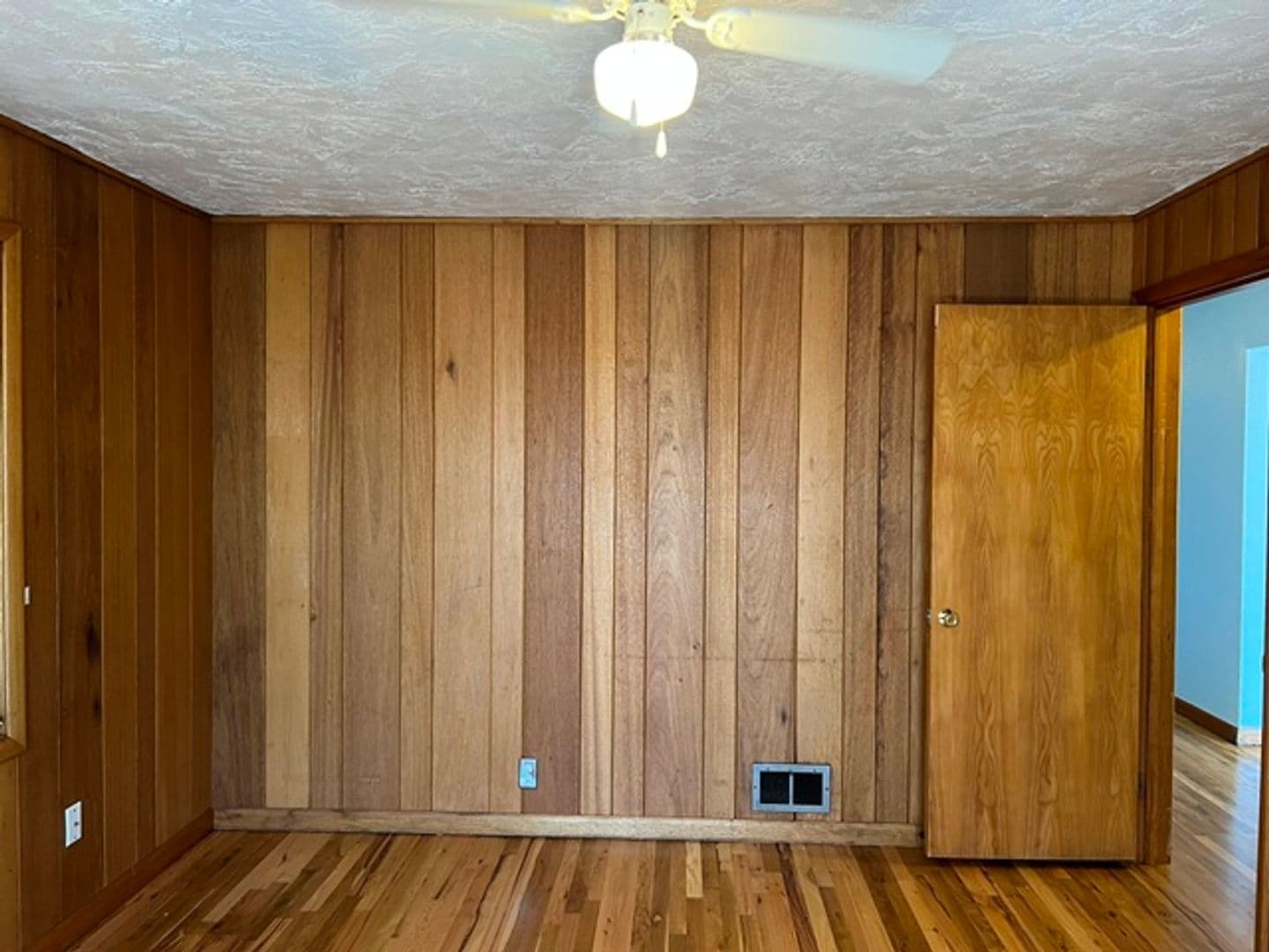 Salem House: 720 Orchard Heights Rd NW