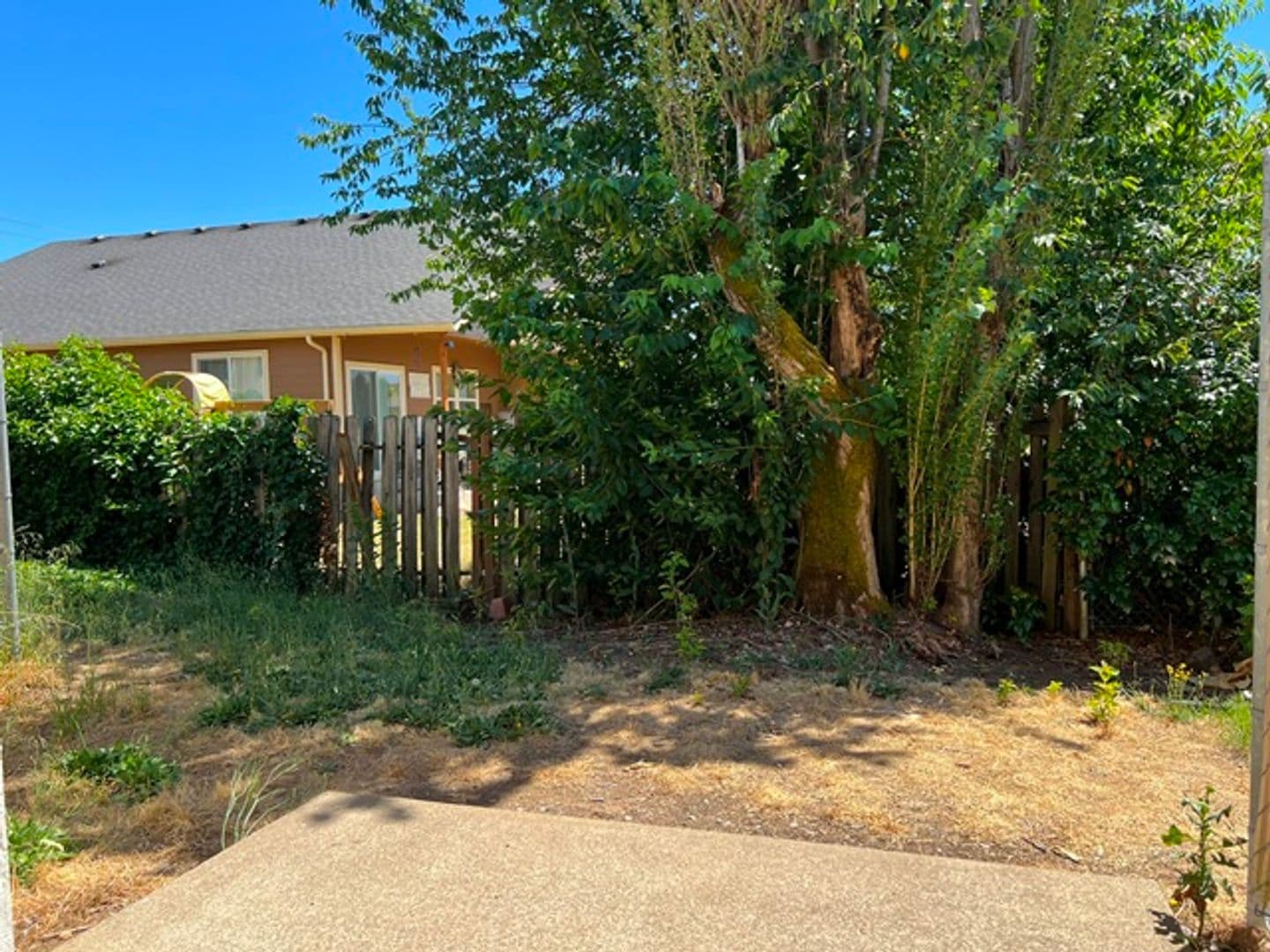 Aumsville Apartment: 425-449 N 1st St