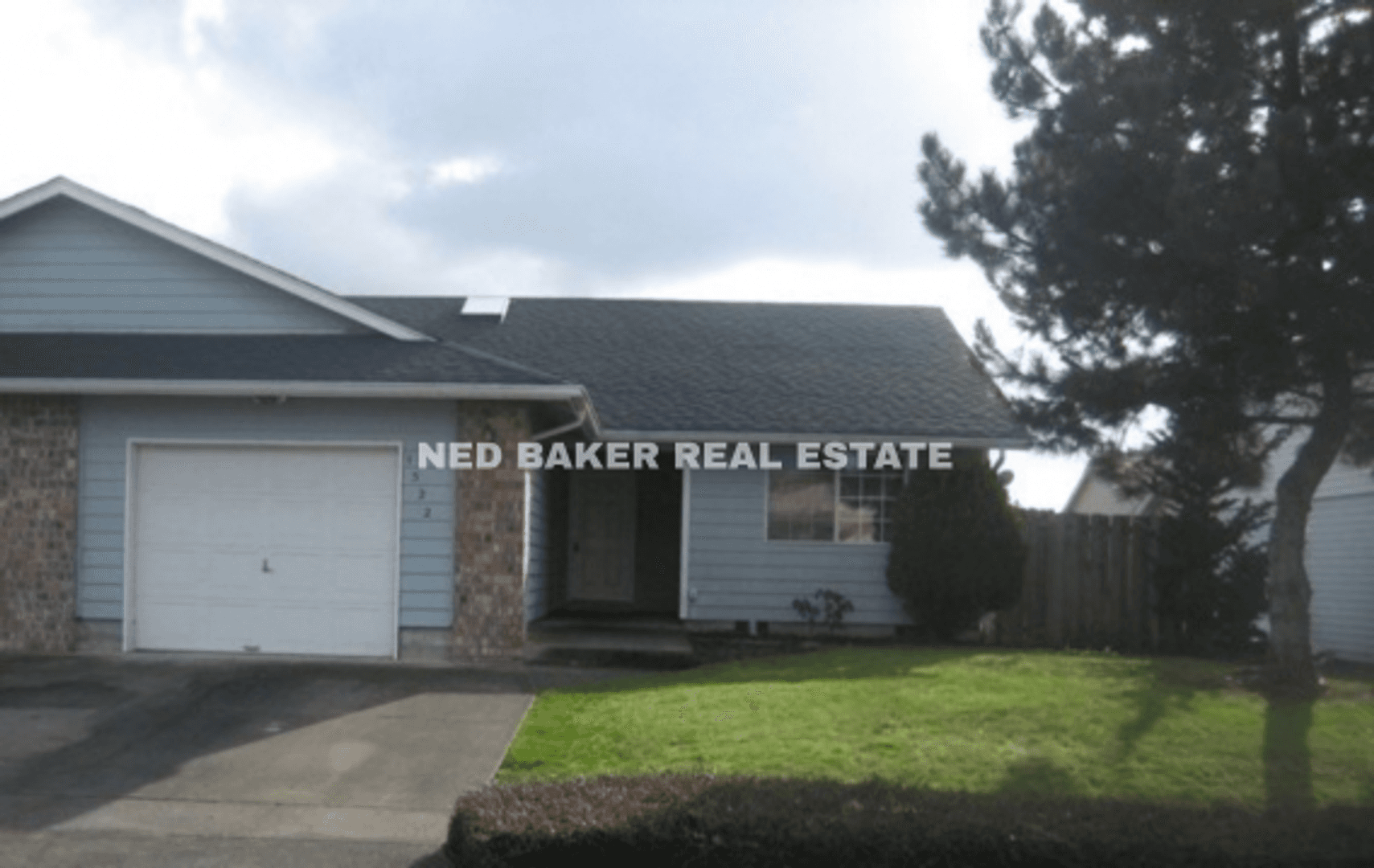 Stayton Apartment: 1520 & 1522 Jay Ct