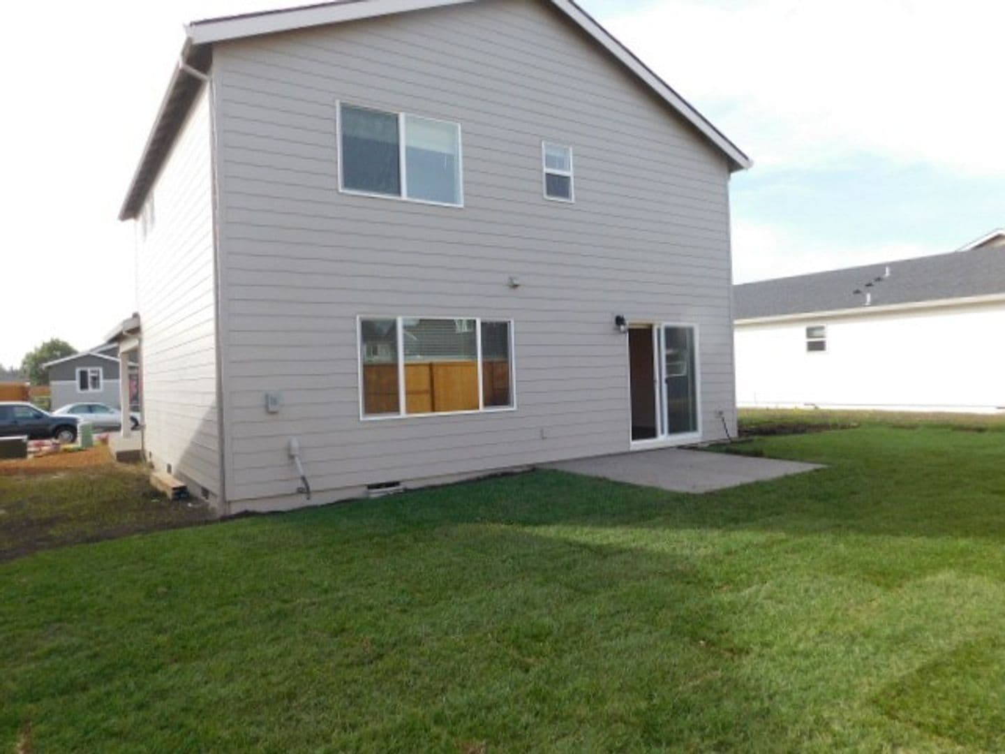 Salem House: 4737 Navigation Ave NE