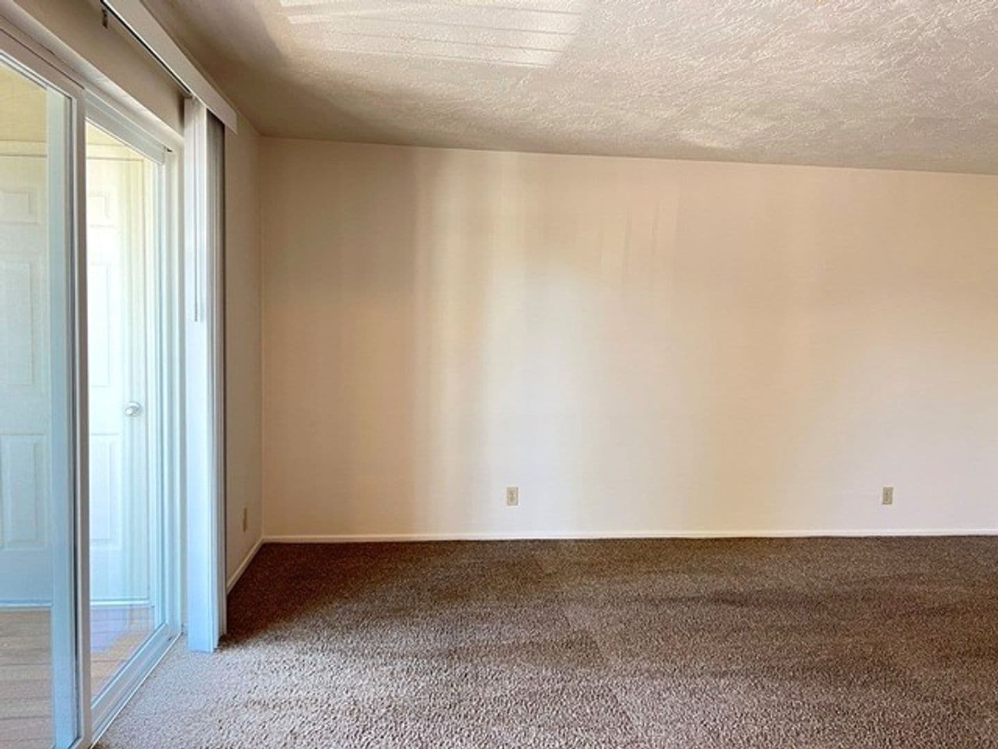 Stayton Apartment: 1125 Wyatt Ave