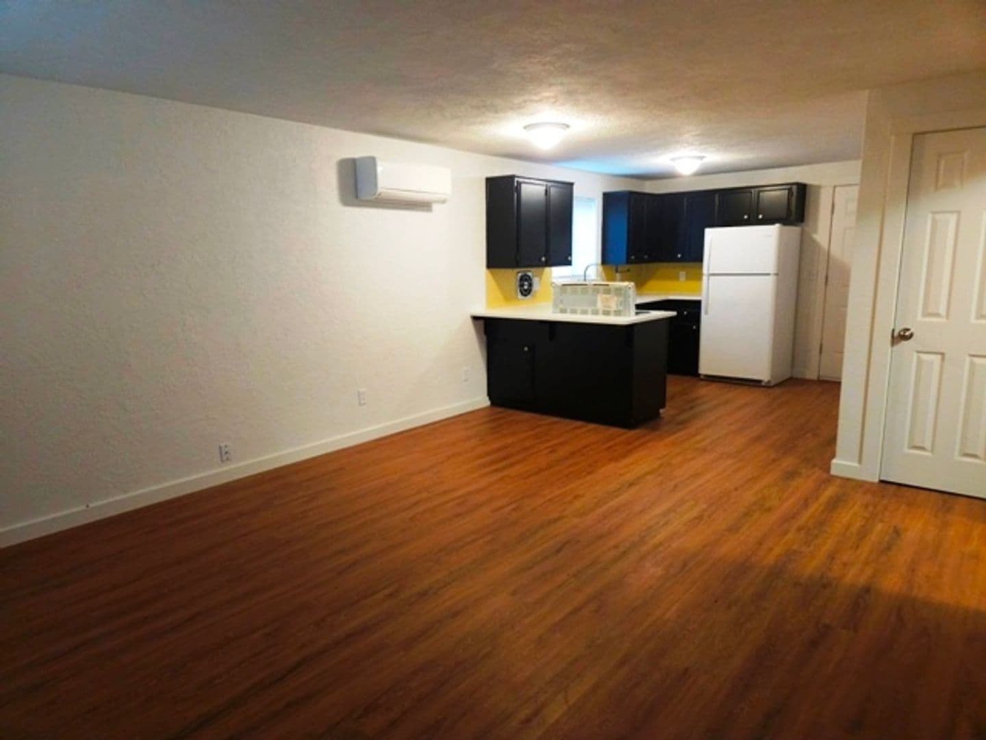 Salem Apartment: 263/267 20th St SE