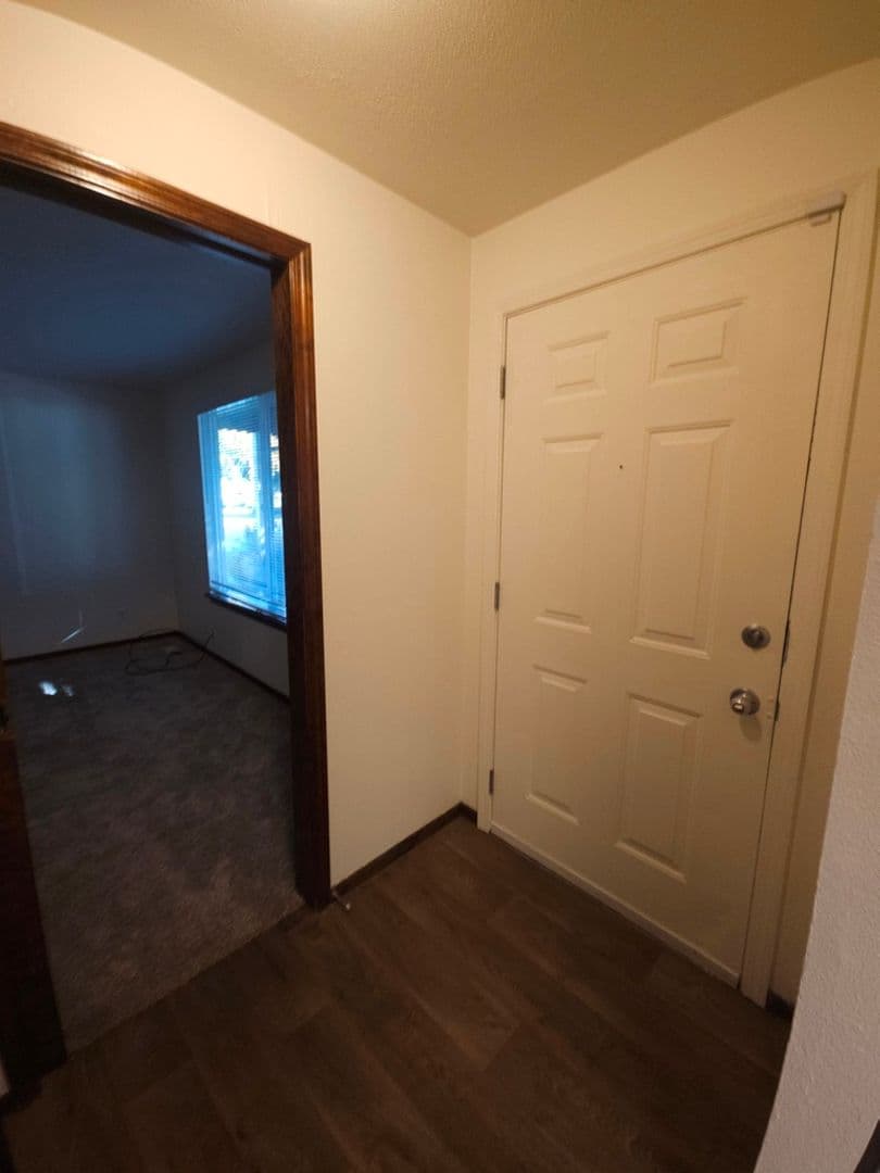Salem House: 489 Wormwood St SE