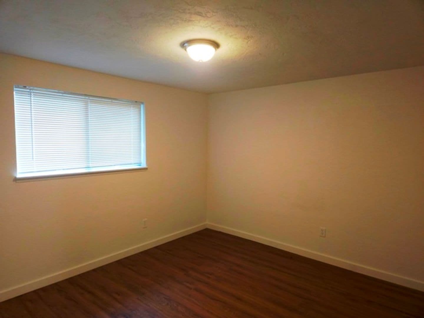 Salem Apartment: 263/267 20th St SE