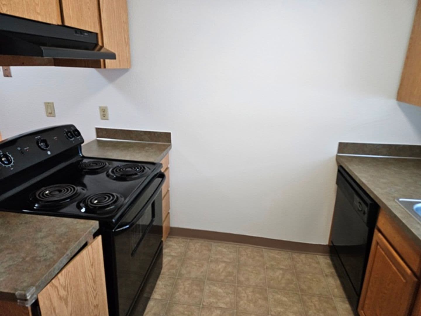 Salem Apartment: 1415 Lancaster Dr NE