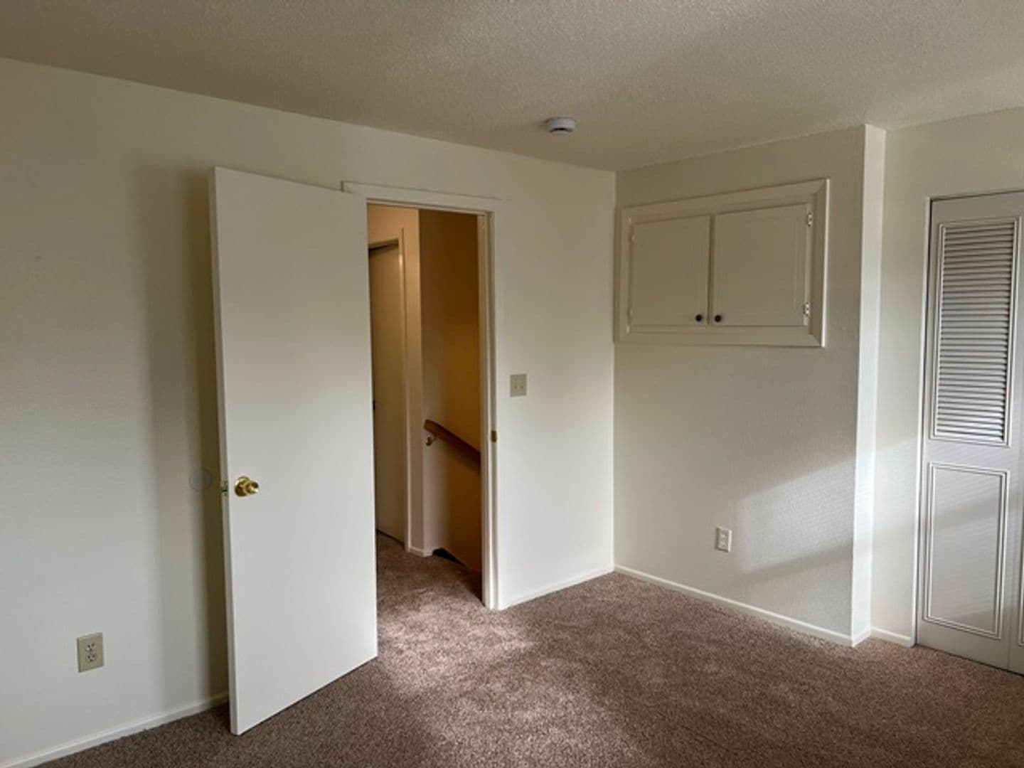 Salem Townhome: 251-263 Miller St S