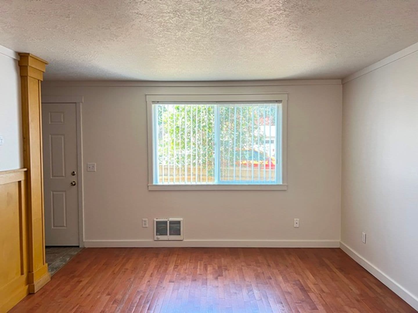 Stayton House: 1288 E Santiam St