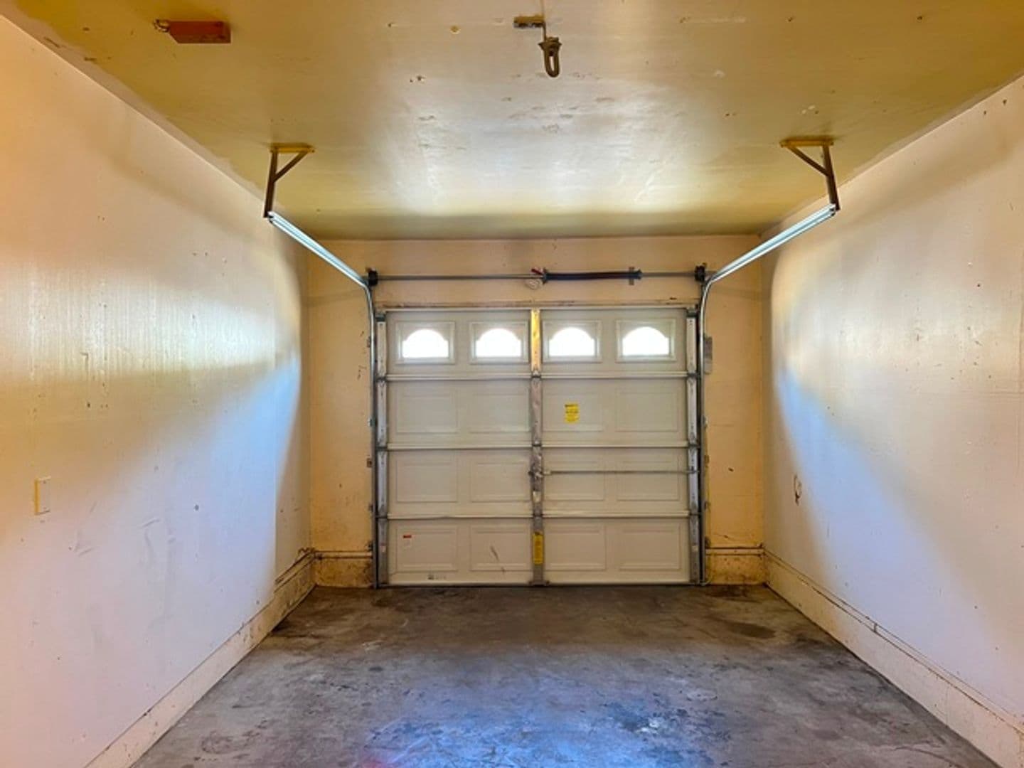 Stayton House: 1274 E Santiam St