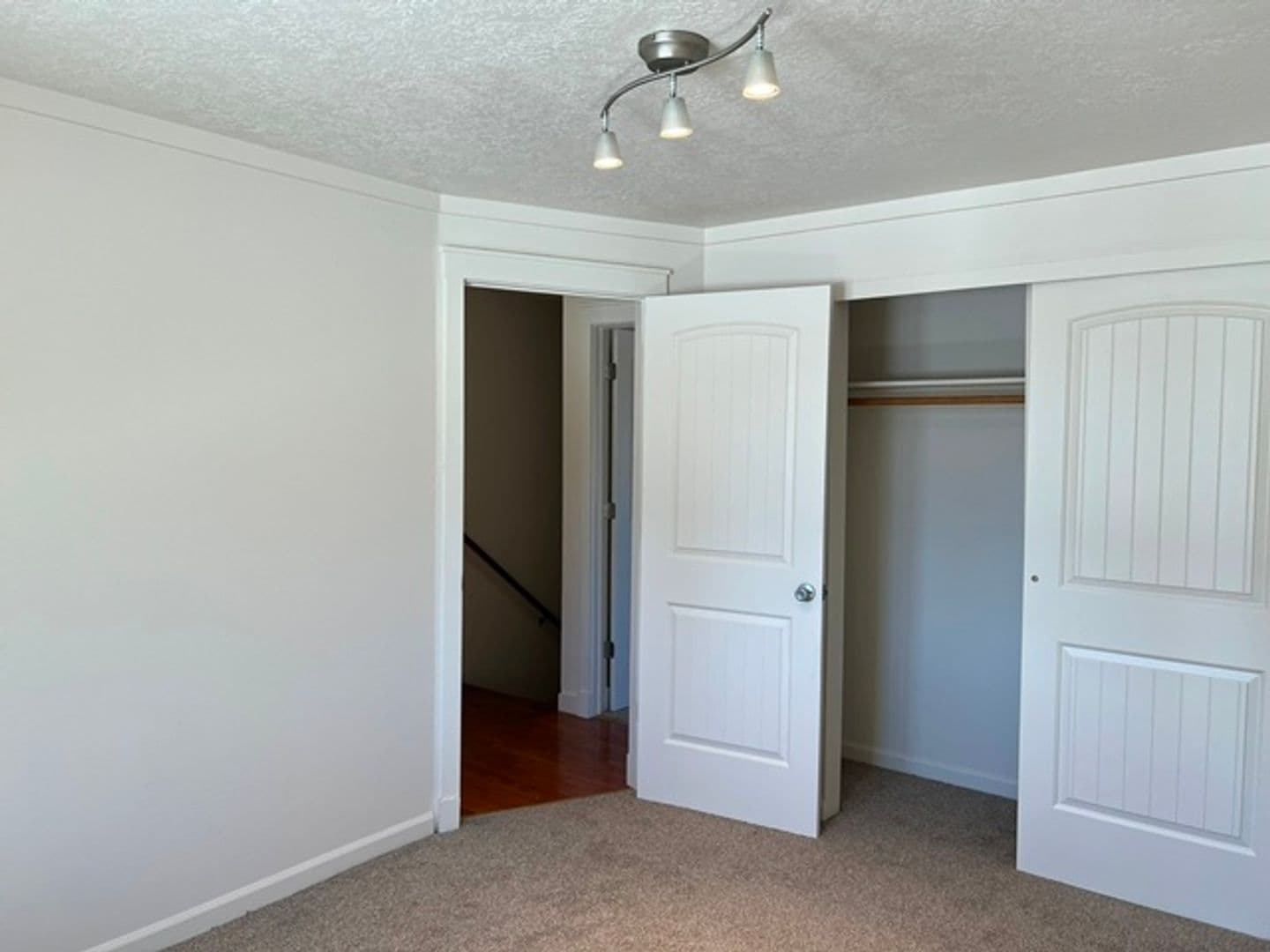 Stayton House: 1288 E Santiam St