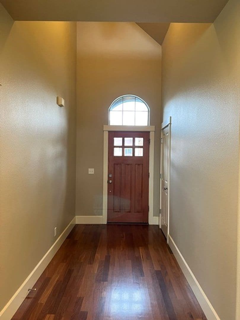 Salem House: 2710 Eagles Eye Ave NW