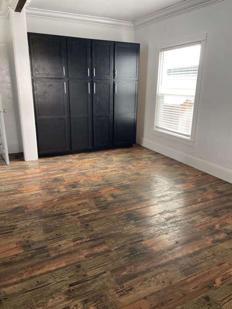 Keizer House: 4934 Elizabeth St N