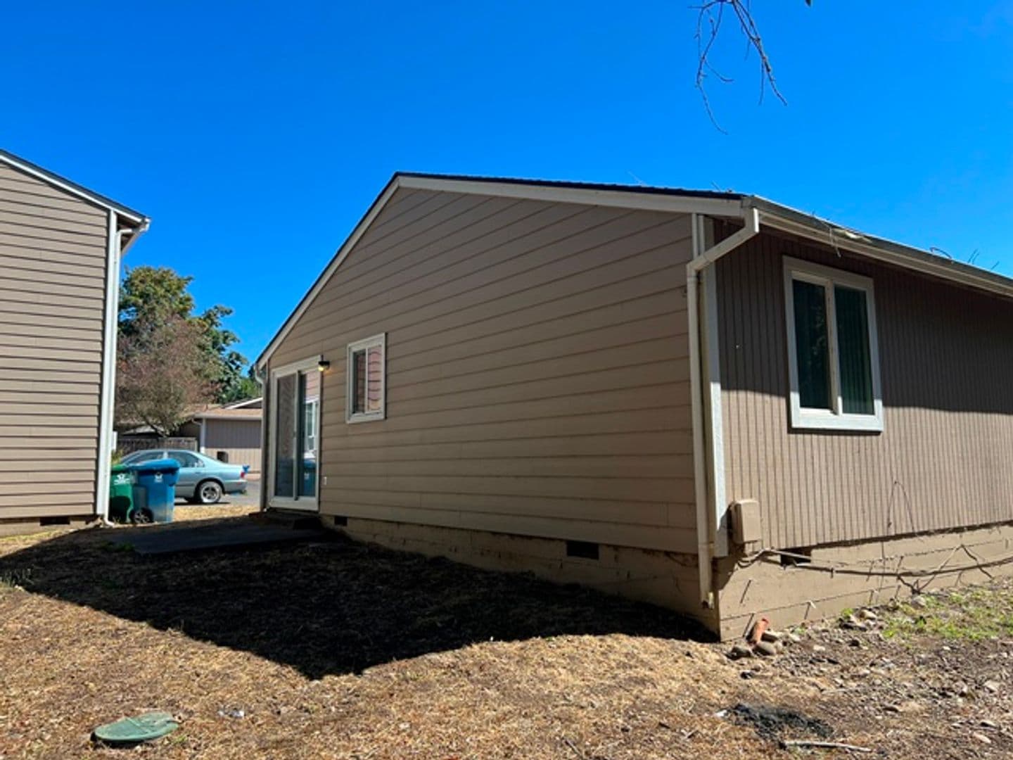 Stayton House: 1274 E Santiam St