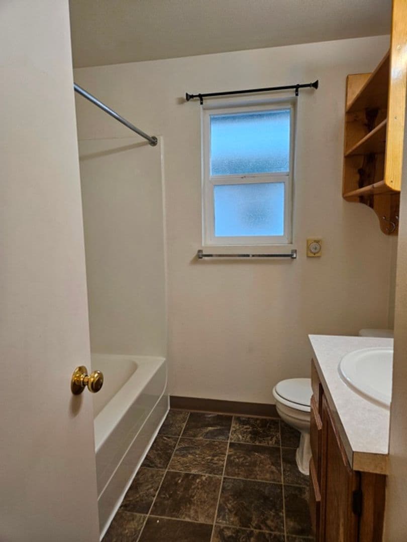 Albany Apartment: 1891-1893 Rye St SE