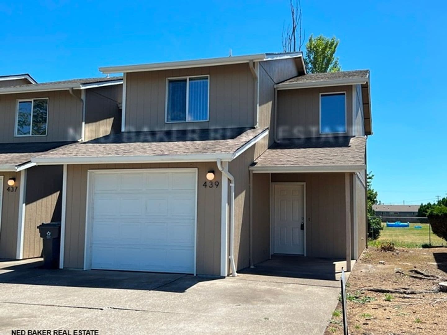 Aumsville Apartment: 425-449 N 1st St