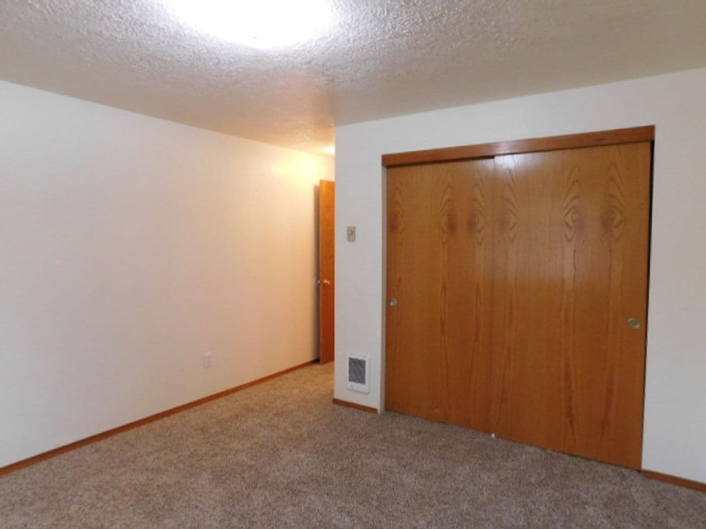Stayton Apartment: 1520 & 1522 Jay Ct