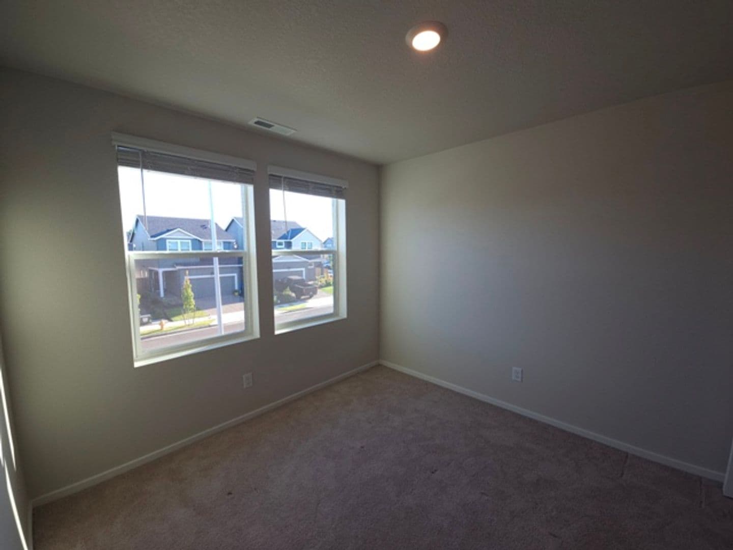 Salem House: 4817 Thyme Ave NE