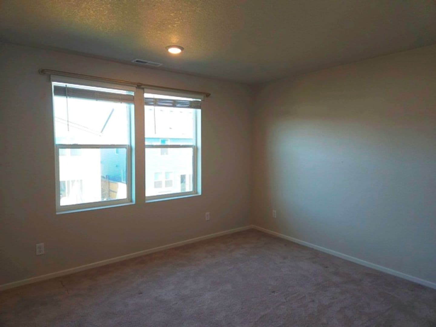 Salem House: 4817 Thyme Ave NE