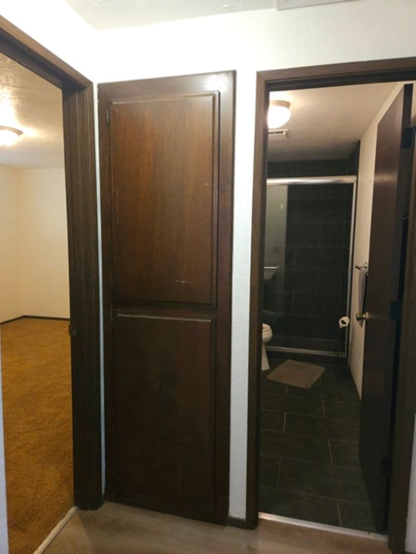 Salem Apartment: 263/267 20th St SE