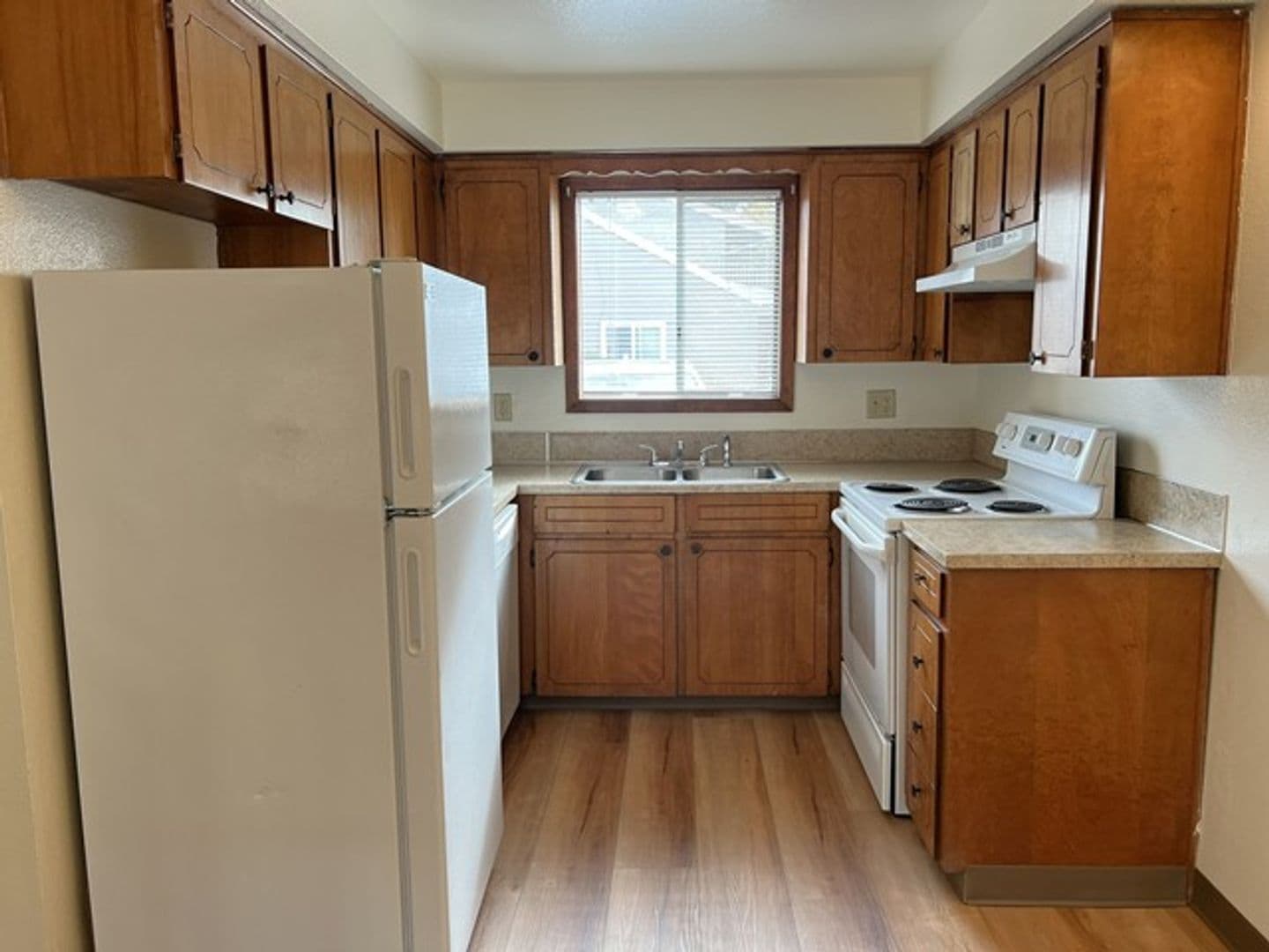 Salem Townhome: 251-263 Miller St S