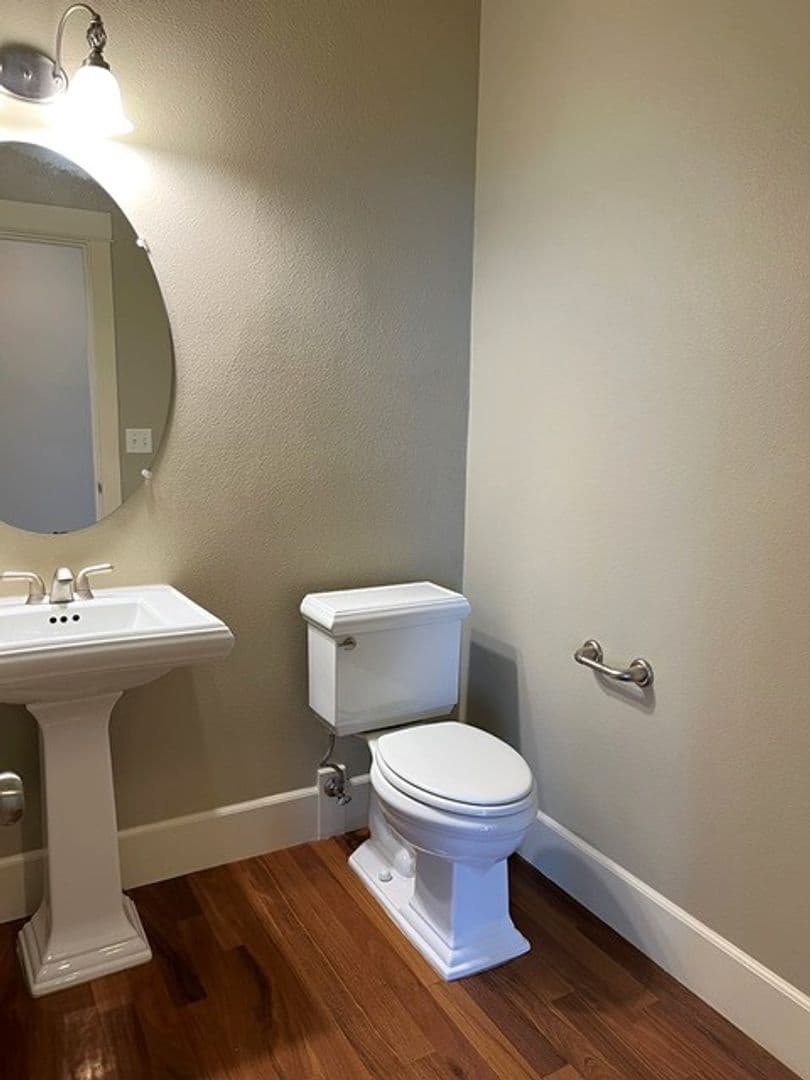 Salem House: 2710 Eagles Eye Ave NW