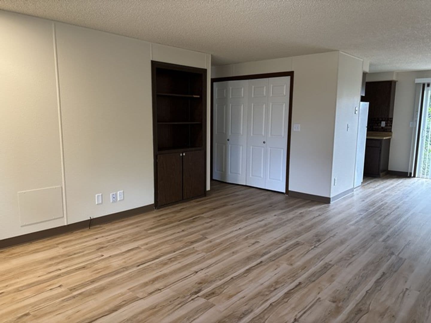 Salem Apartment: 4314-4388 State St