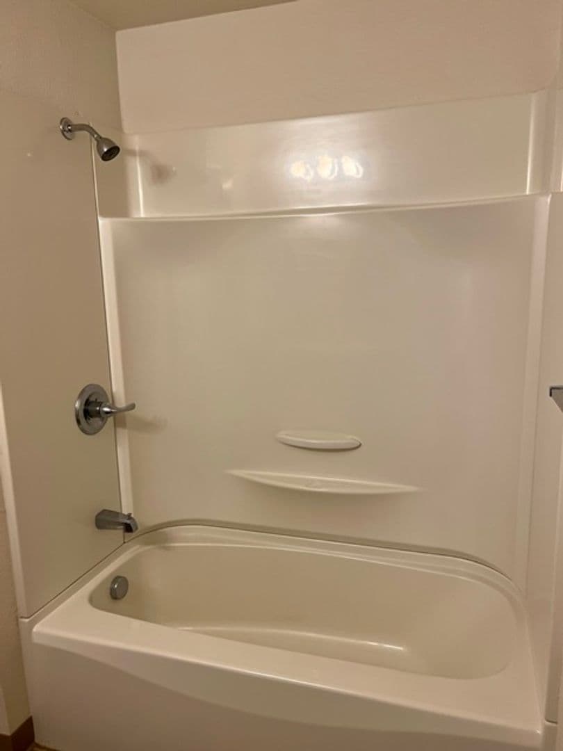 Stayton Apartment: 1125 Wyatt Ave