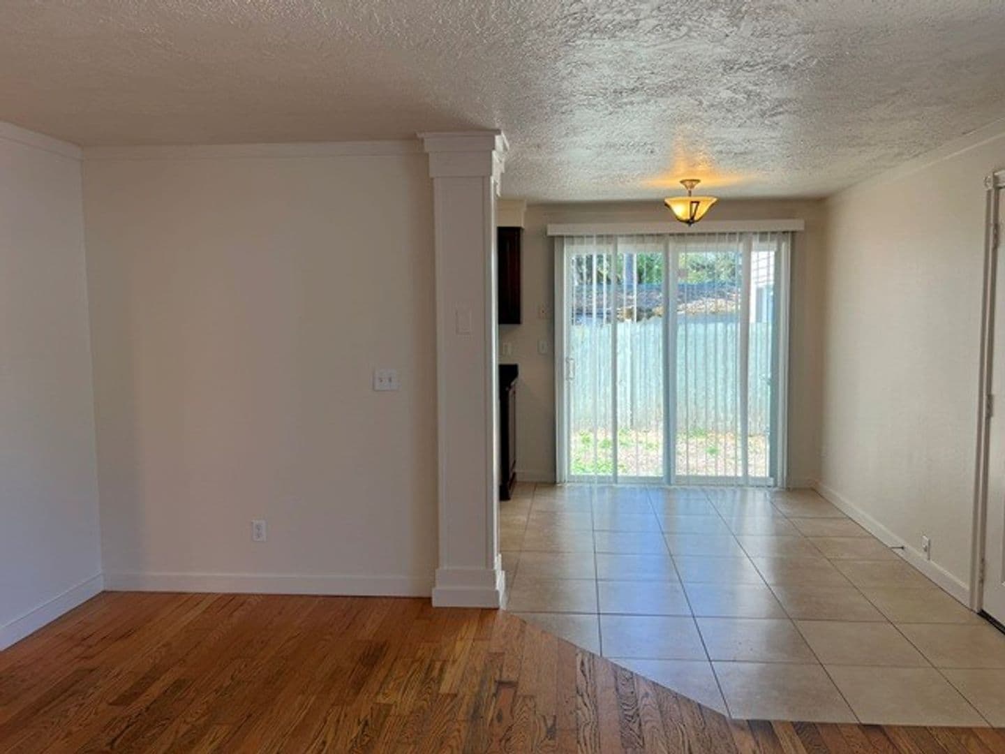 Stayton House: 1274 E Santiam St