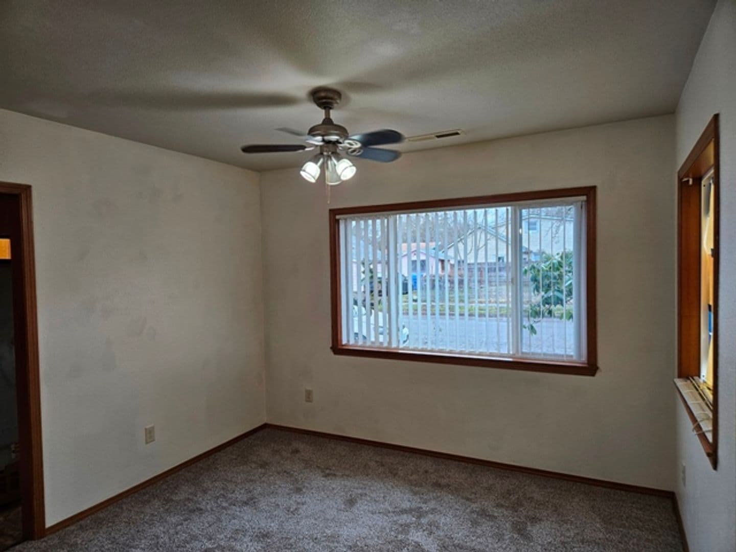 Salem House: 515 19th St SE