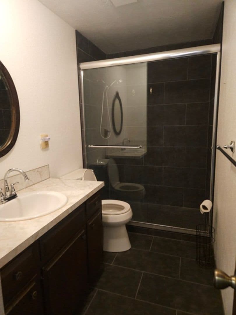 Salem Apartment: 263/267 20th St SE
