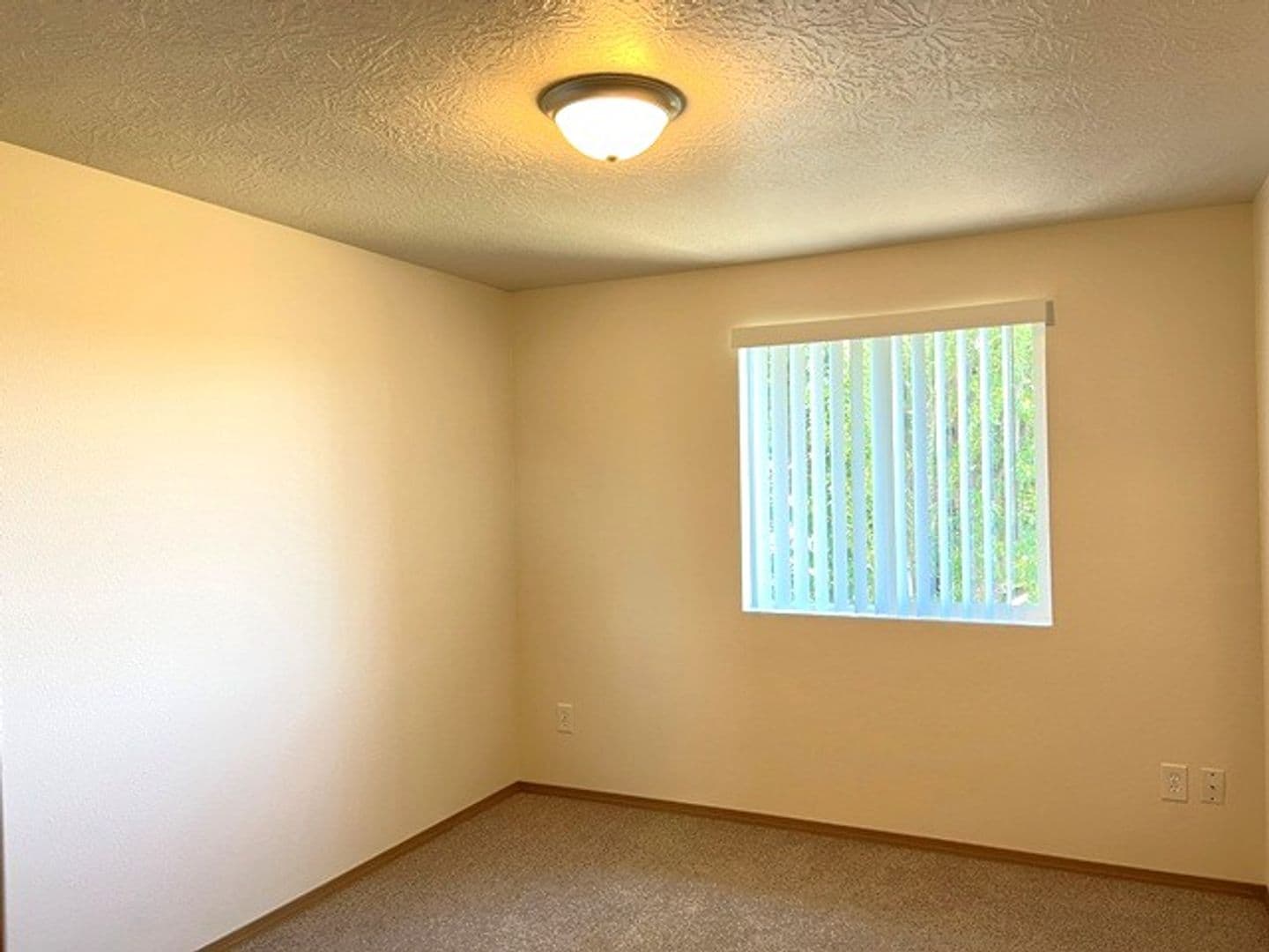 Aumsville Apartment: 425-449 N 1st St