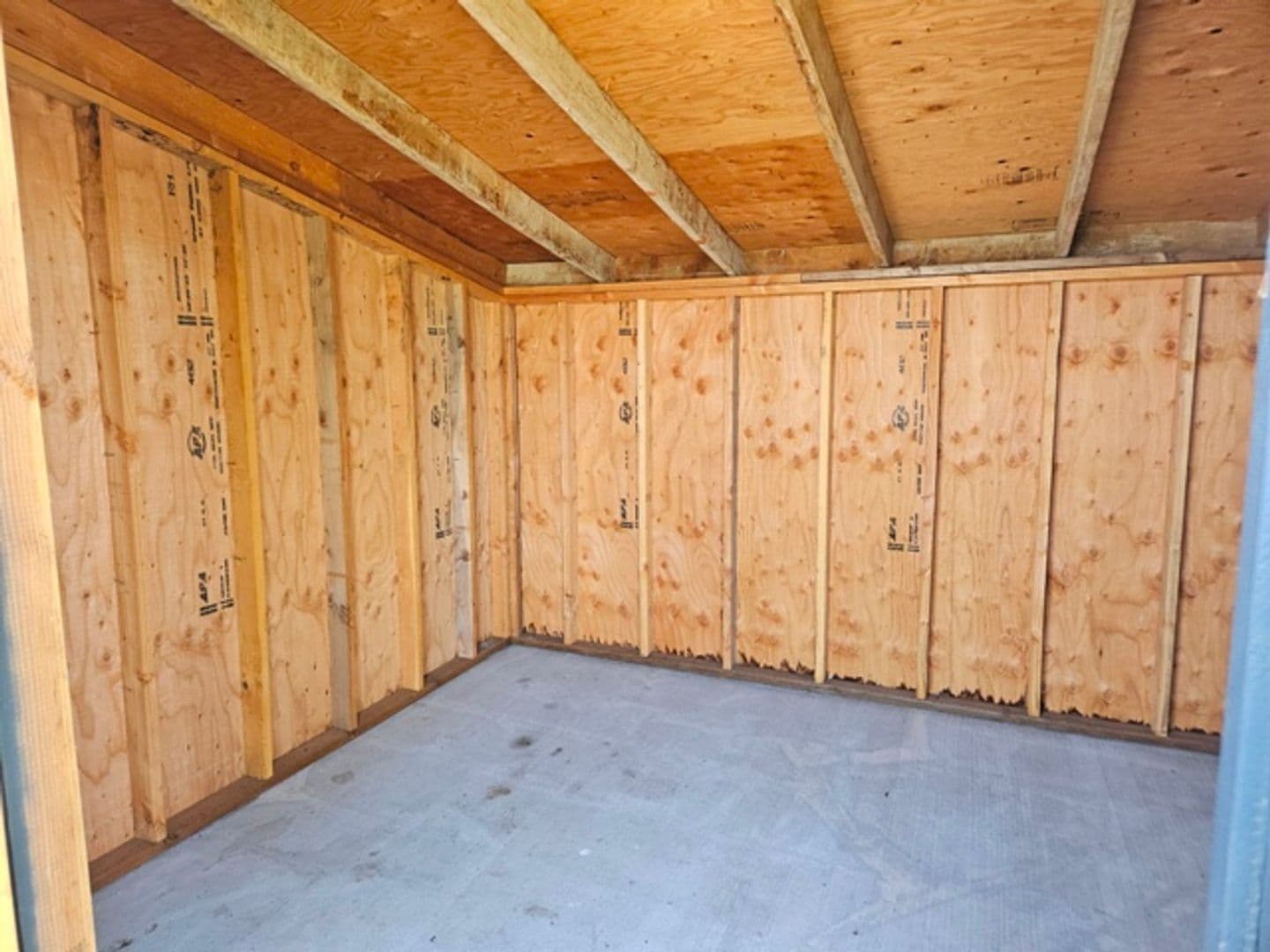 Aumsville Apartment: 630-632 N 4th St
