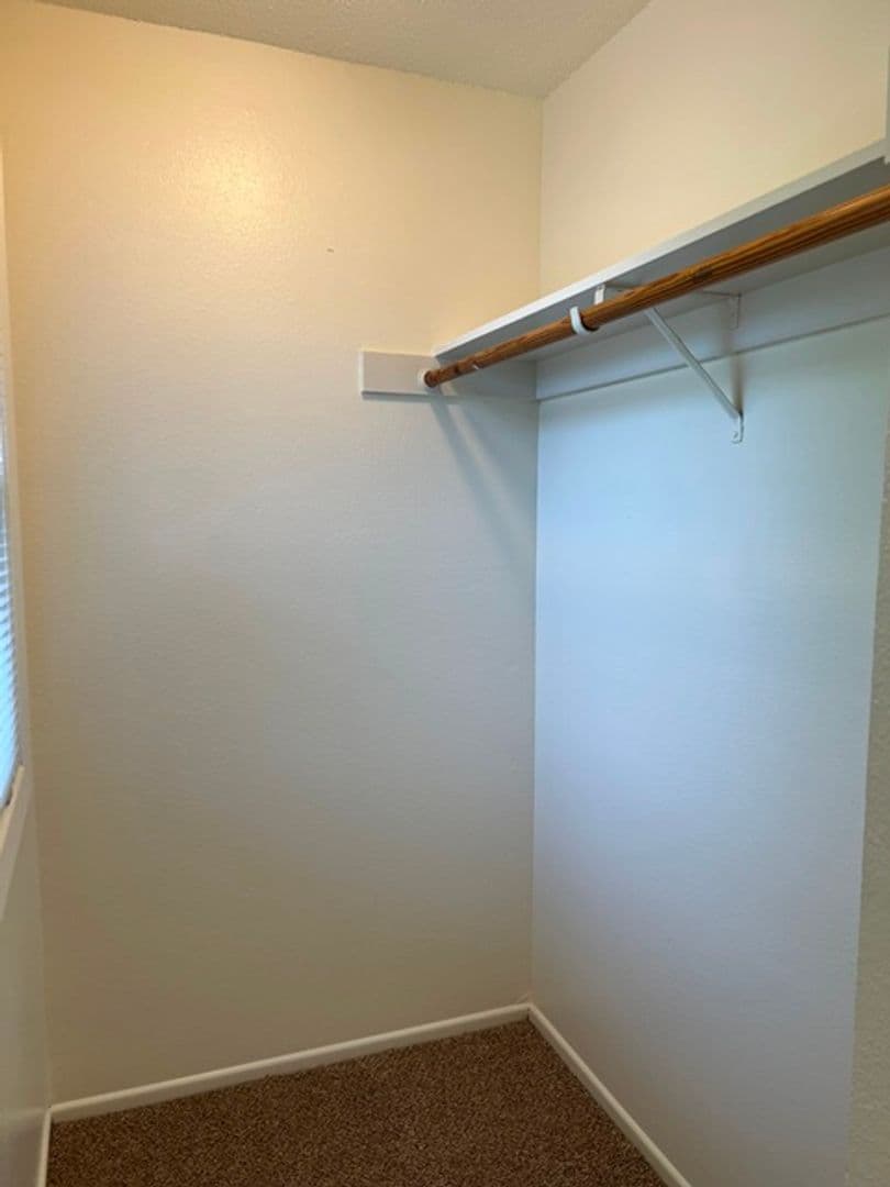 Salem Townhome: 251-263 Miller St S