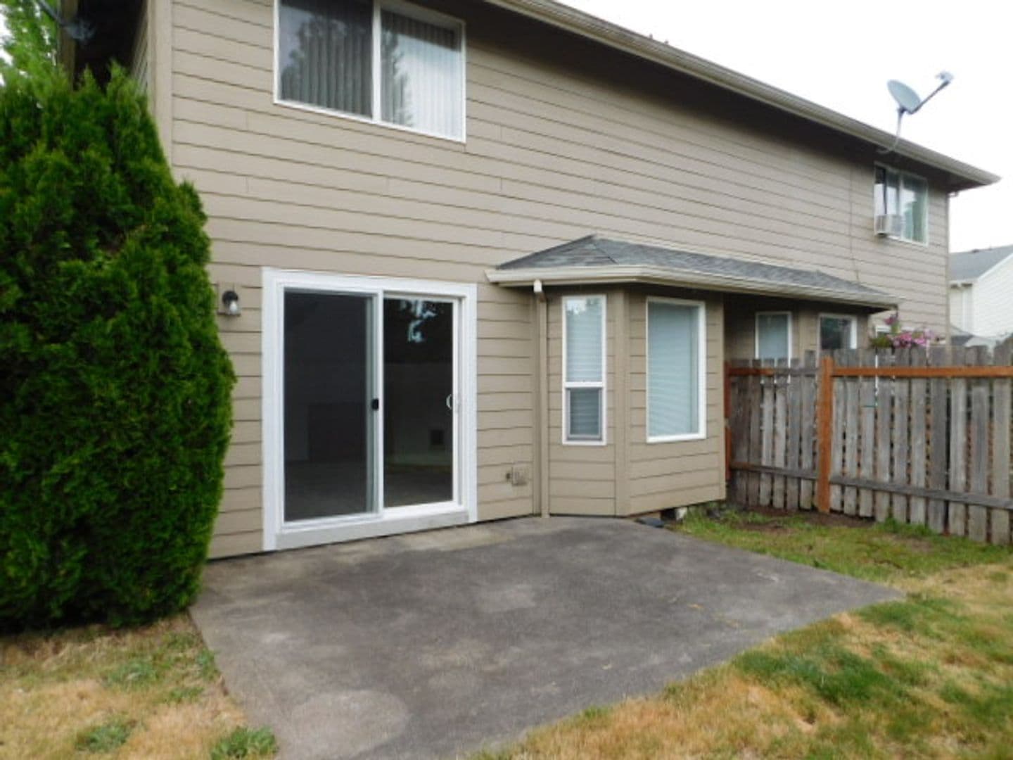 Keizer Apartment: 181 & 183 Delta Ct N