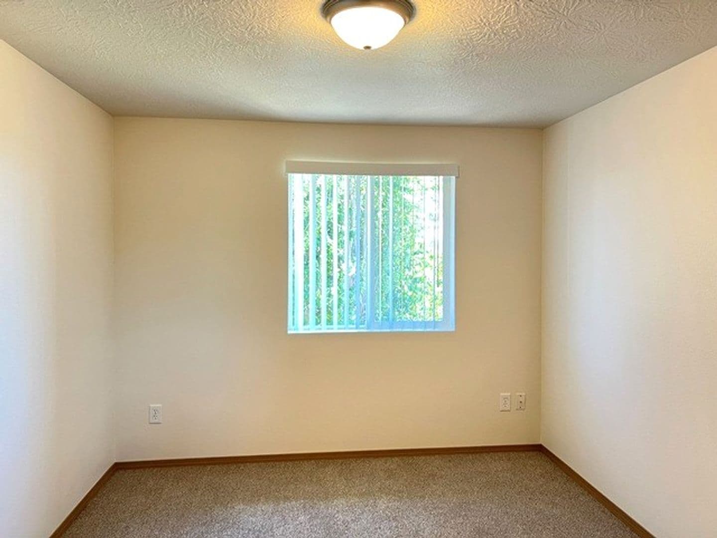 Aumsville Apartment: 425-449 N 1st St