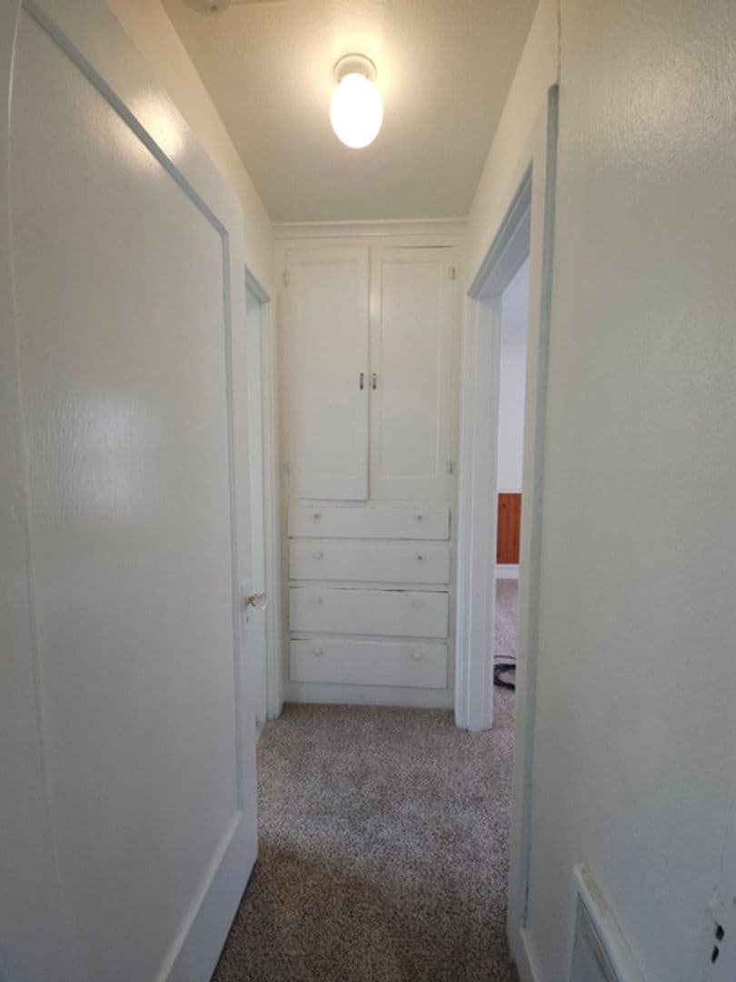Salem House: 1730 Capitol St. SE