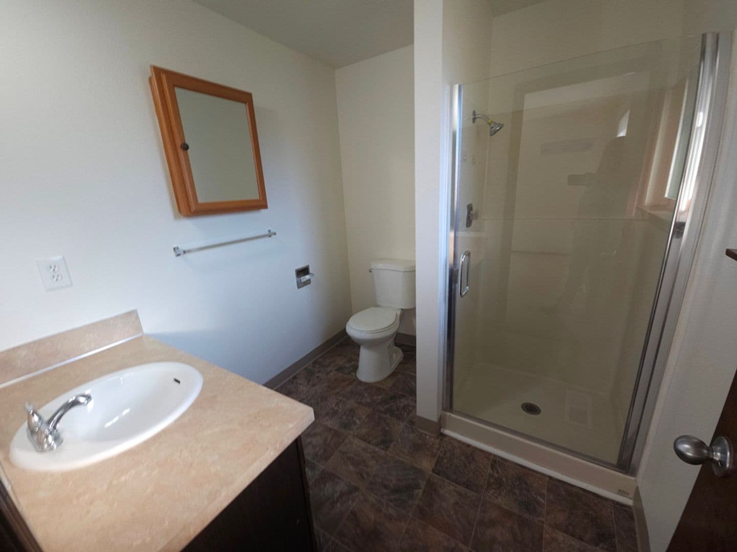 Salem House: 489 Wormwood St SE