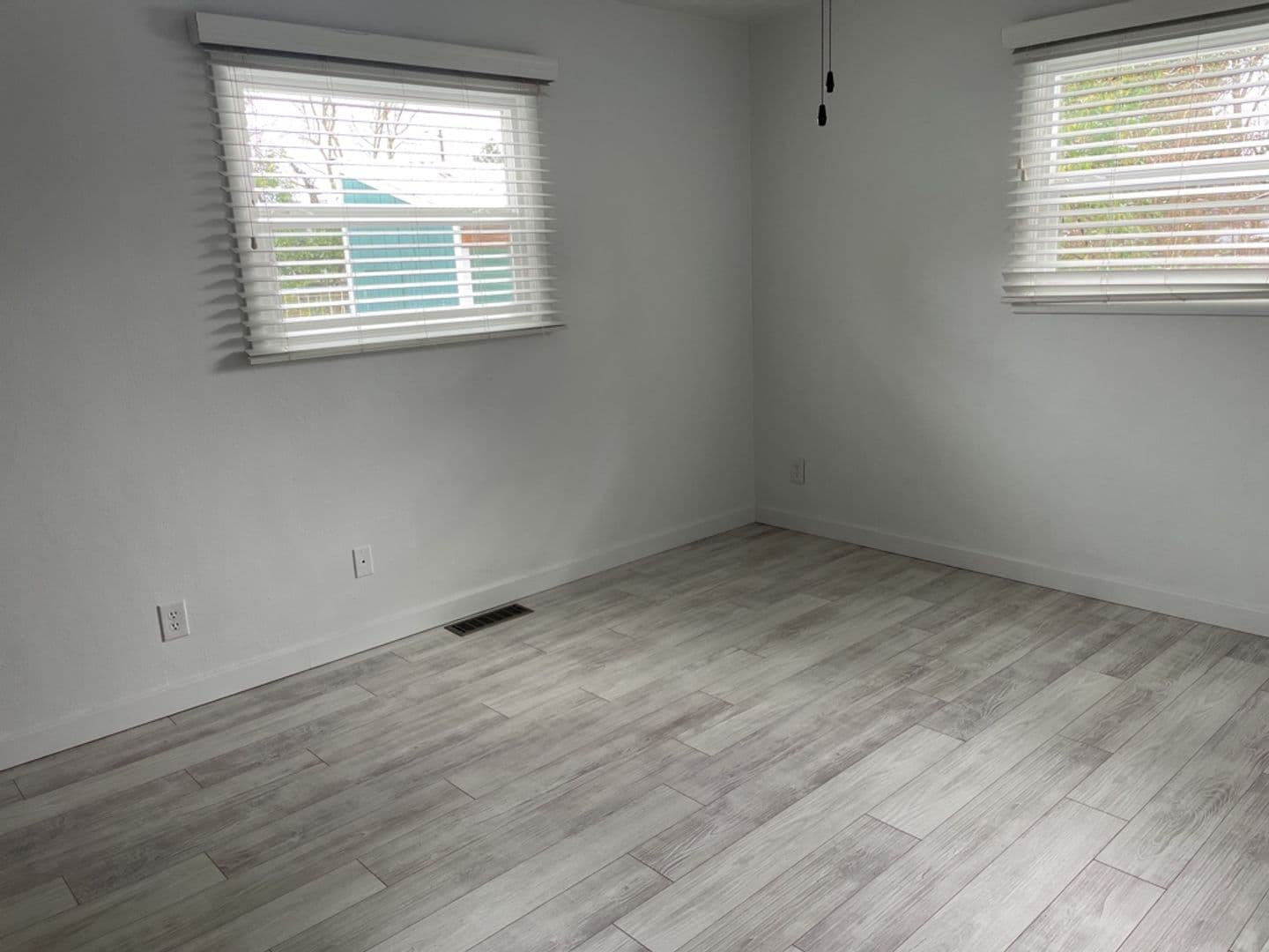 Keizer House: 4934 Elizabeth St N