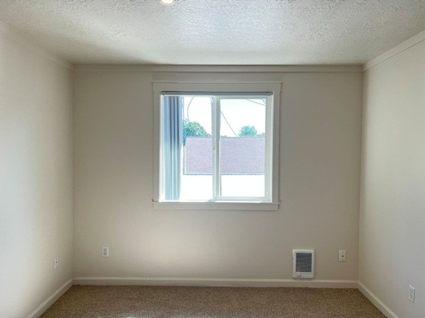 Stayton House: 1288 E Santiam St