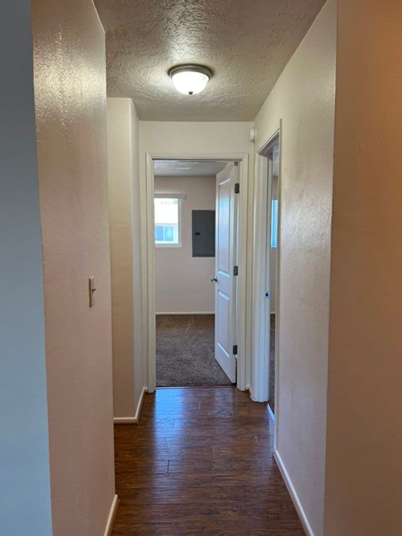 Stayton Apartment: 1125 Wyatt Ave