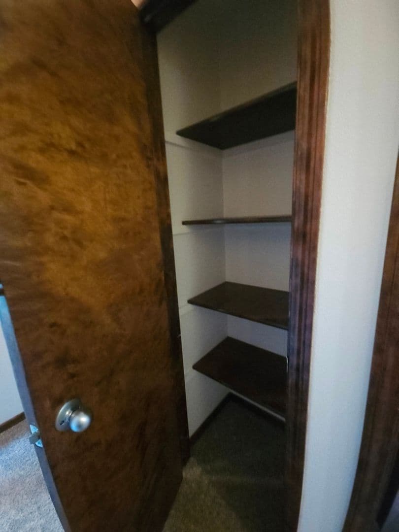 Salem House: 489 Wormwood St SE