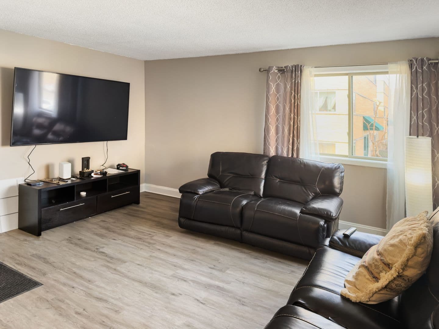 WHEELING Apartment: 185 ARBOR