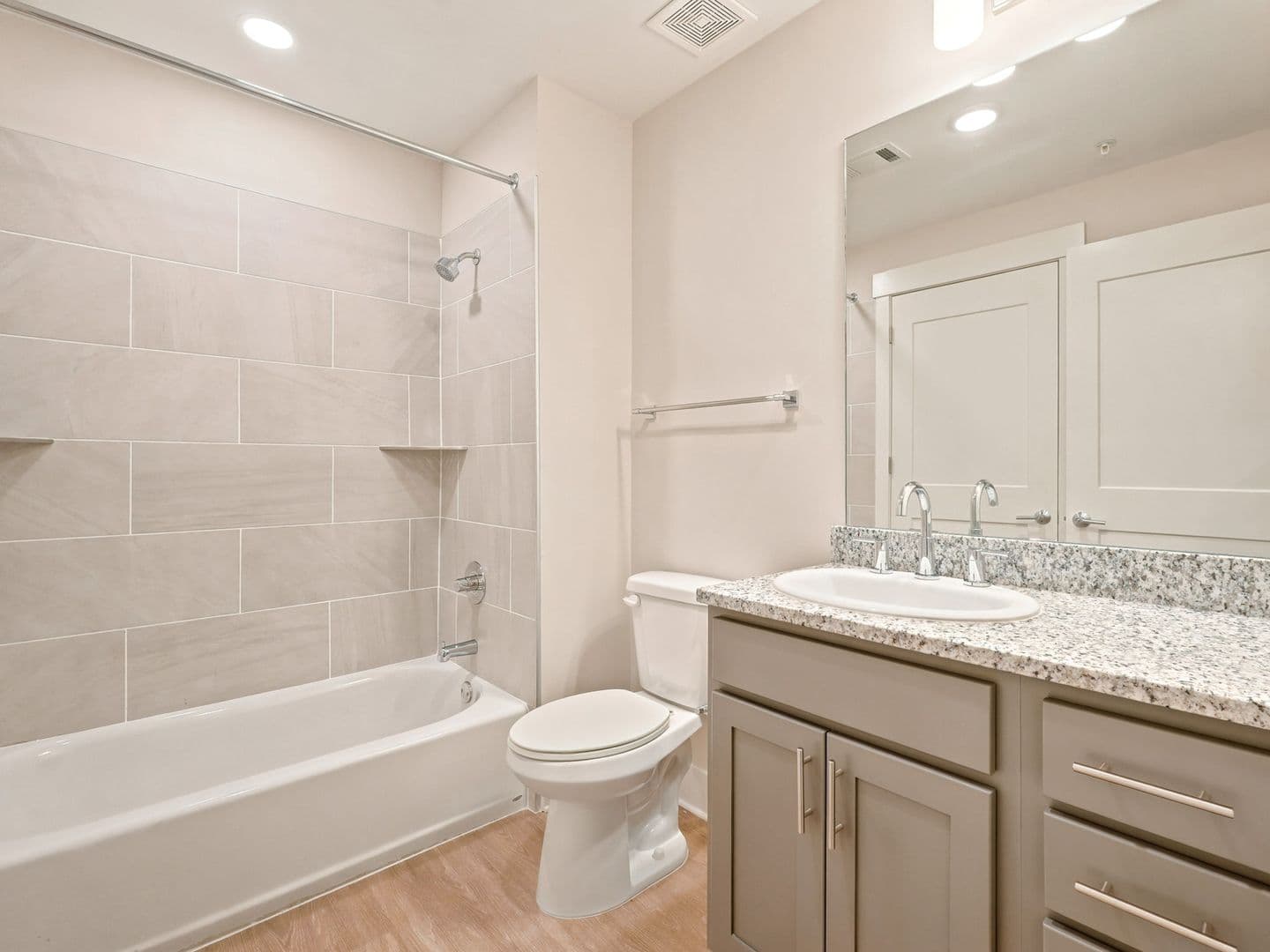 Macon Apartment: 462 Cherry Street