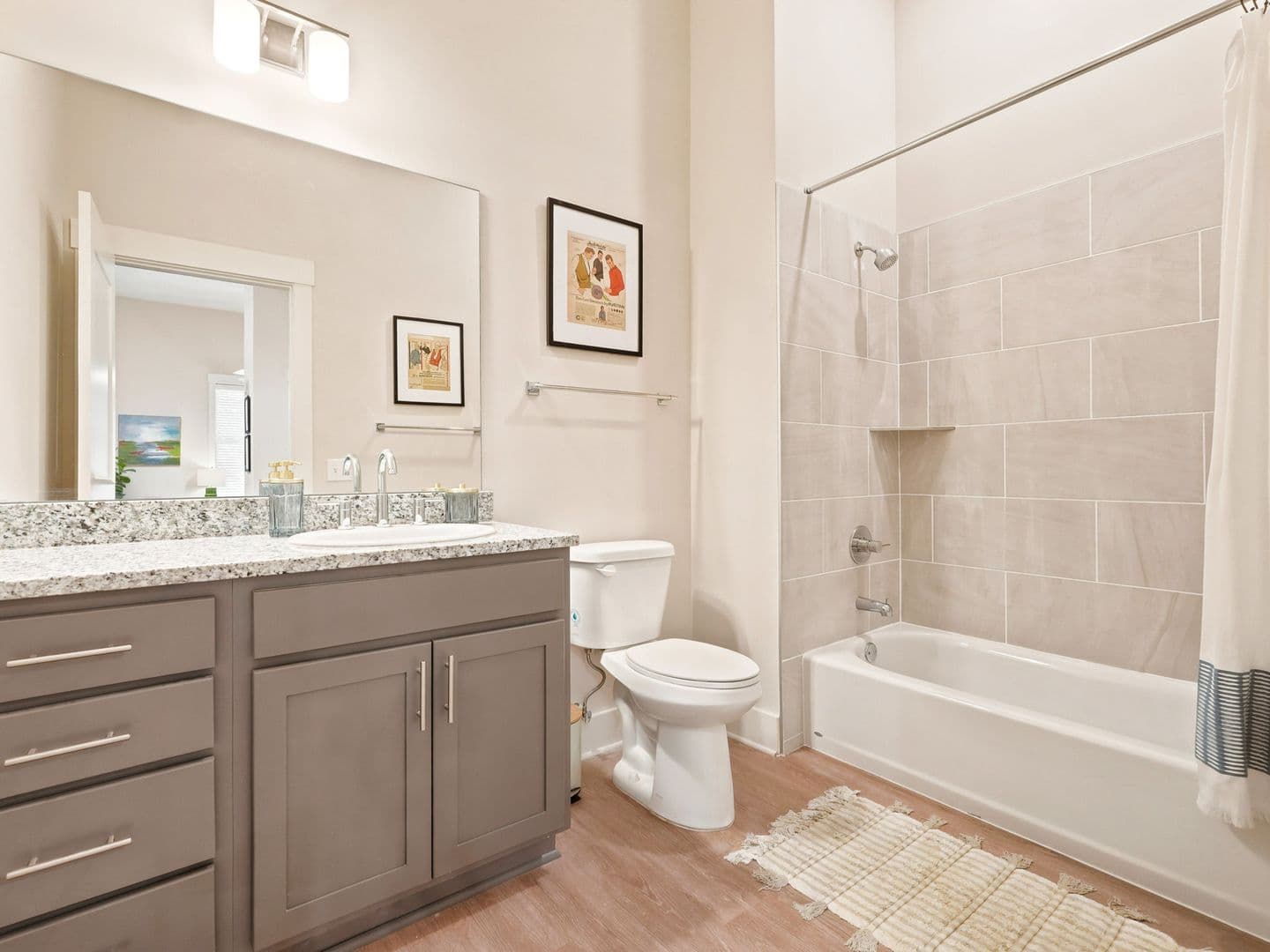 Macon Apartment: 462 Cherry Street