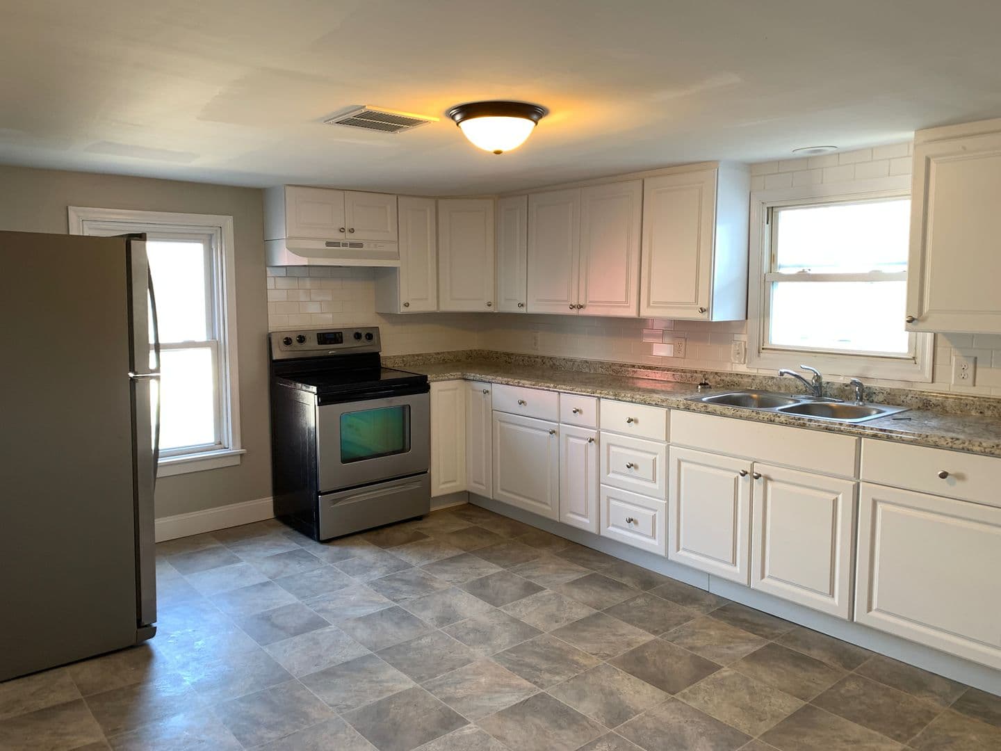 Carlisle Apartment: 143 & 145 N West